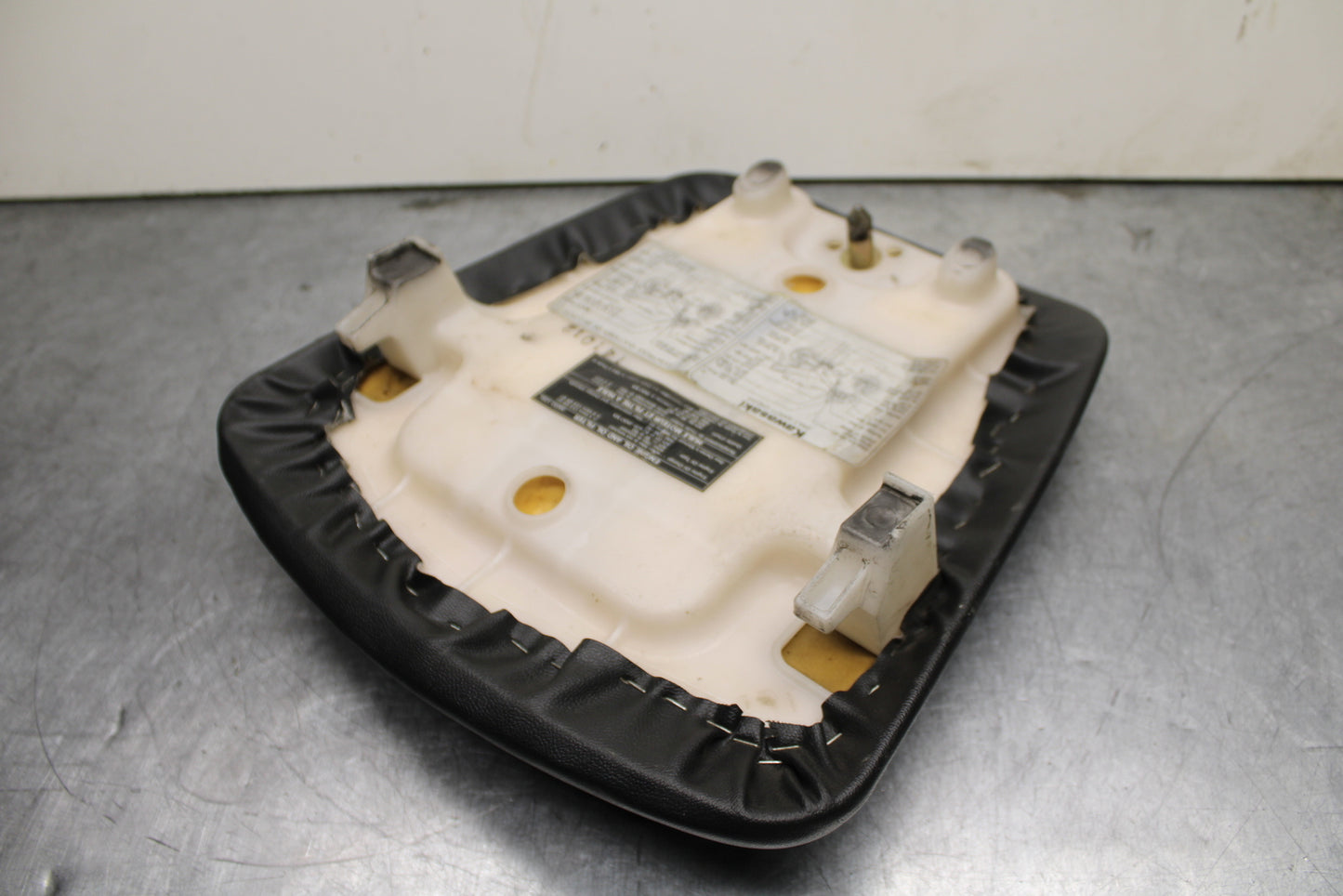 00-02 KAWASAKI NINJA ZX6R REAR BACK PASSENGER TANDEM SEAT SADDLE PILLION  BB750