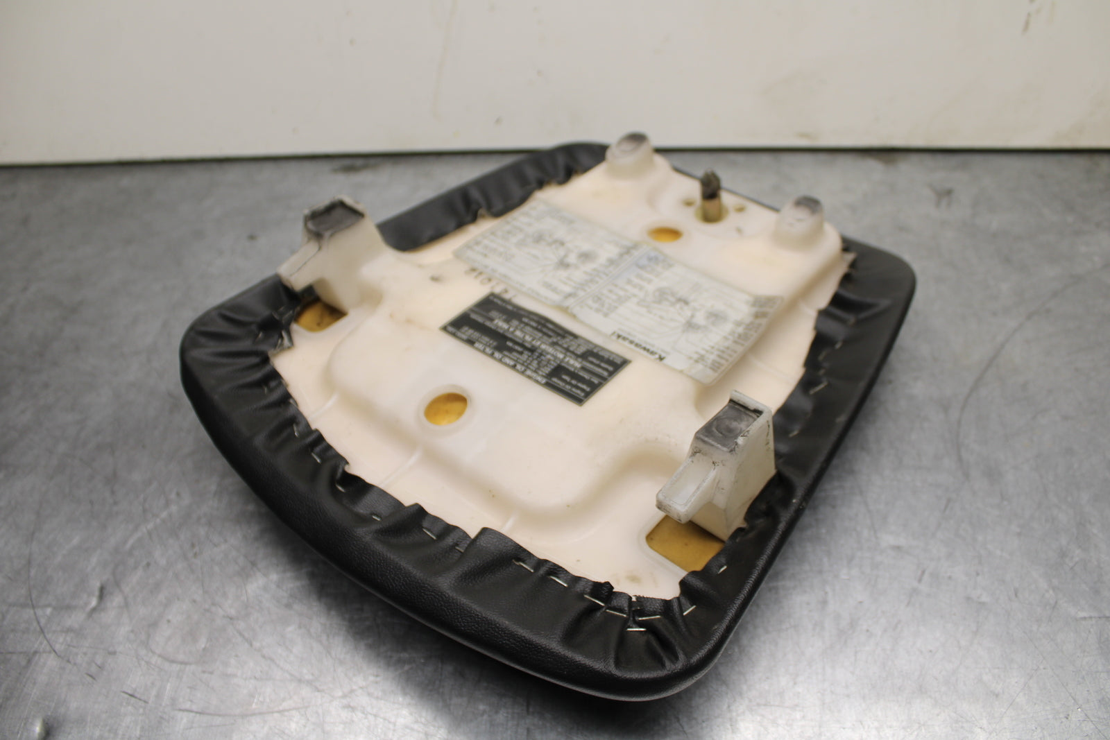 00-02 KAWASAKI NINJA ZX6R REAR BACK PASSENGER TANDEM SEAT SADDLE PILLION  BB750