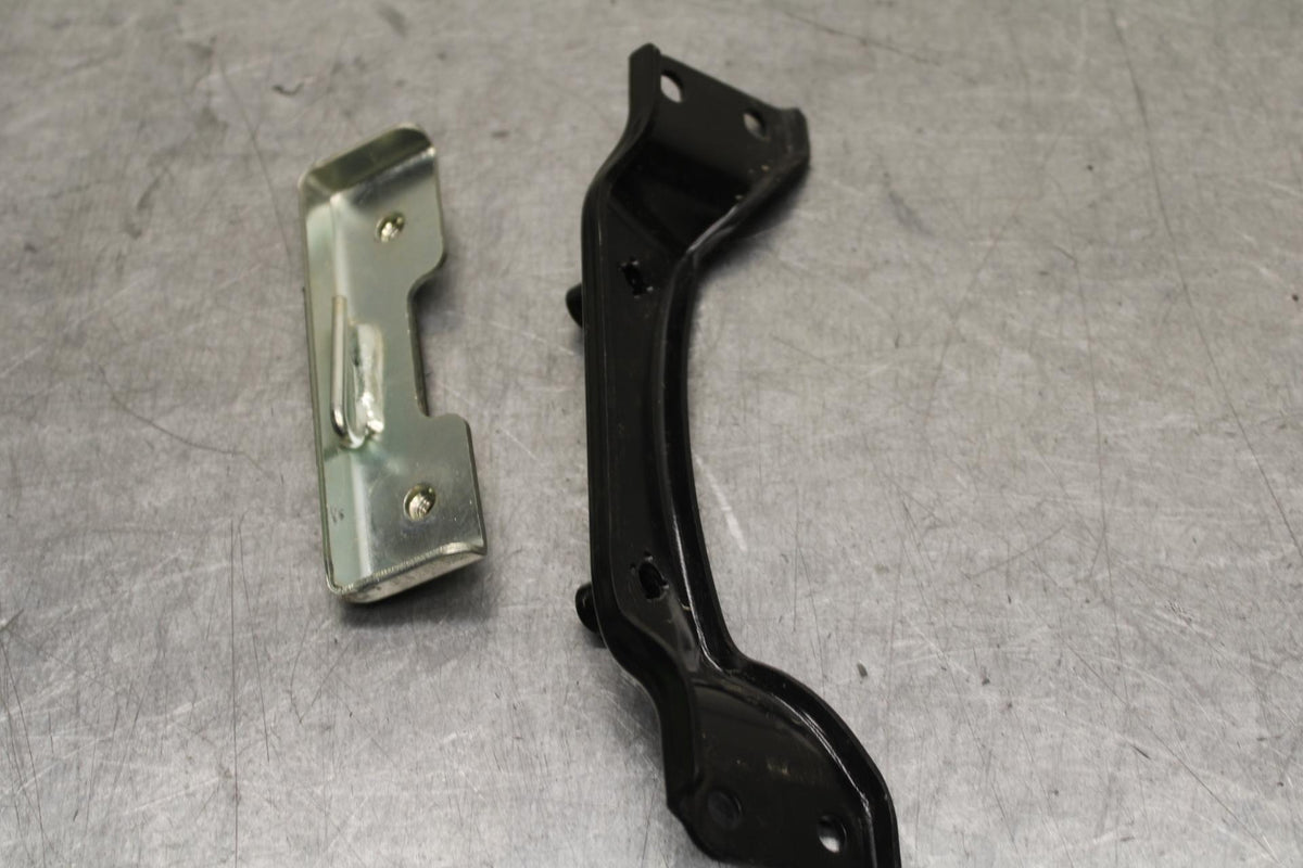 23-24 KAWASAKI NINJA ZX4R GAS TANK FUEL CELL PETROL RESERVOIR BRACKET  BB638