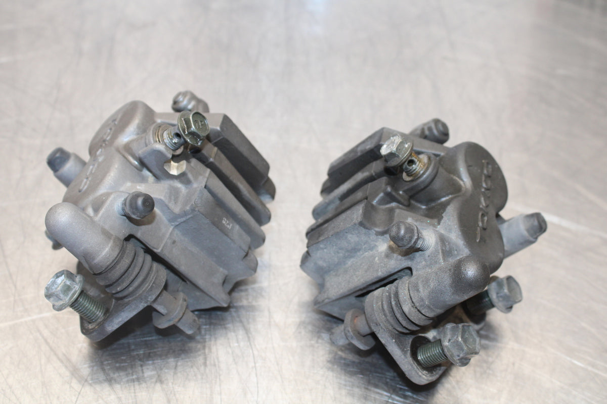 00 SUZUKI SV650 RIGHT LEFT FRONT BRAKE CALIPER SET PAIR CALIPERS BB156