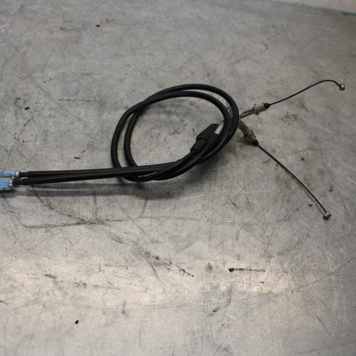 09-16 SUZUKI GSXR1000 THROTTLE CABLES LINES BB439