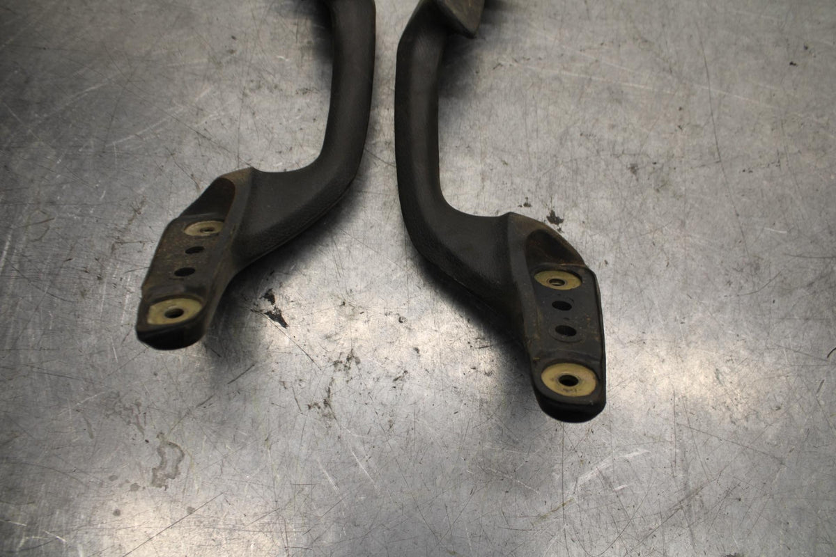 2001 Honda ST1100 PASSENGER REAR SEAT GRAB BAR HANDLE SET BB77