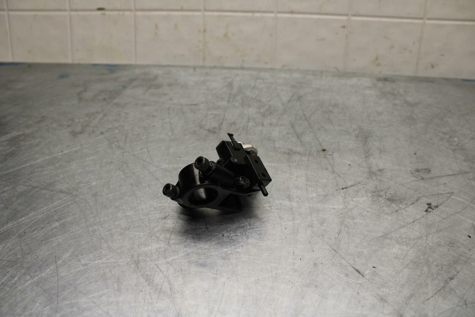 10-13 KAWASAKI Z1000 CLUTCH LEVER PERCH MOUNT BRACKET  BB421