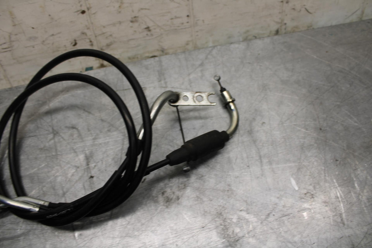 13 SUZUKI GSXR750 THROTTLE CABLES LINES BB474