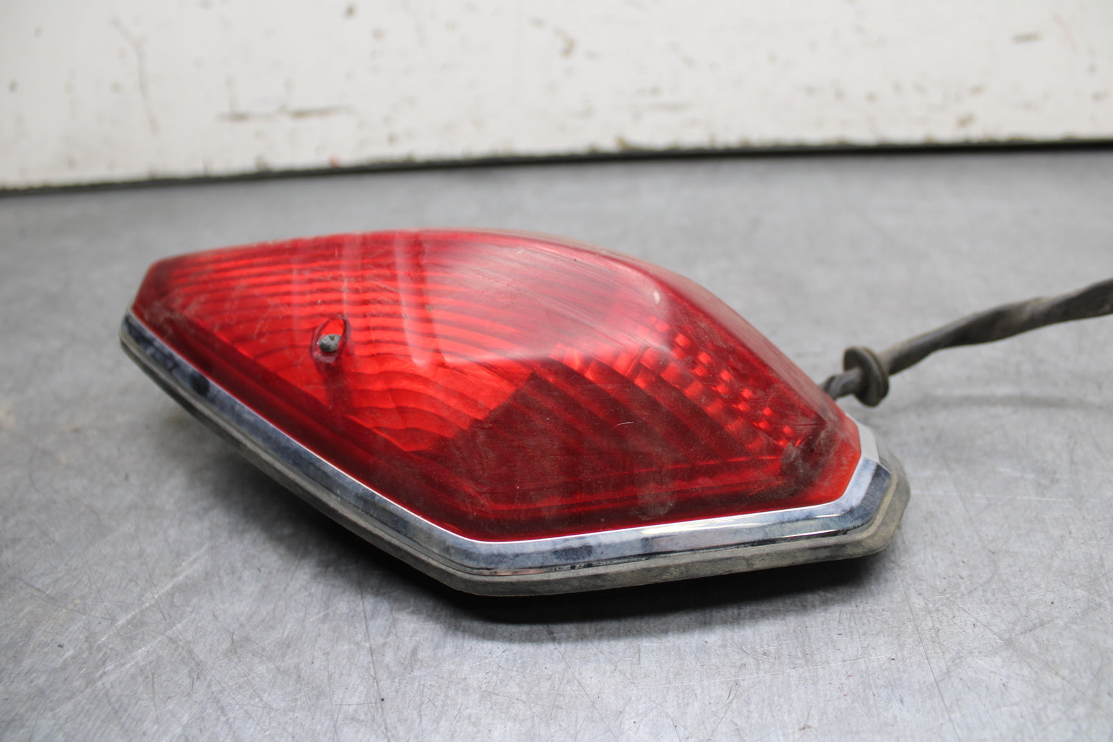 02-04 HONDA VTX1800S TAILLIGHT REAR TAIL BRAKE LIGHT BB712