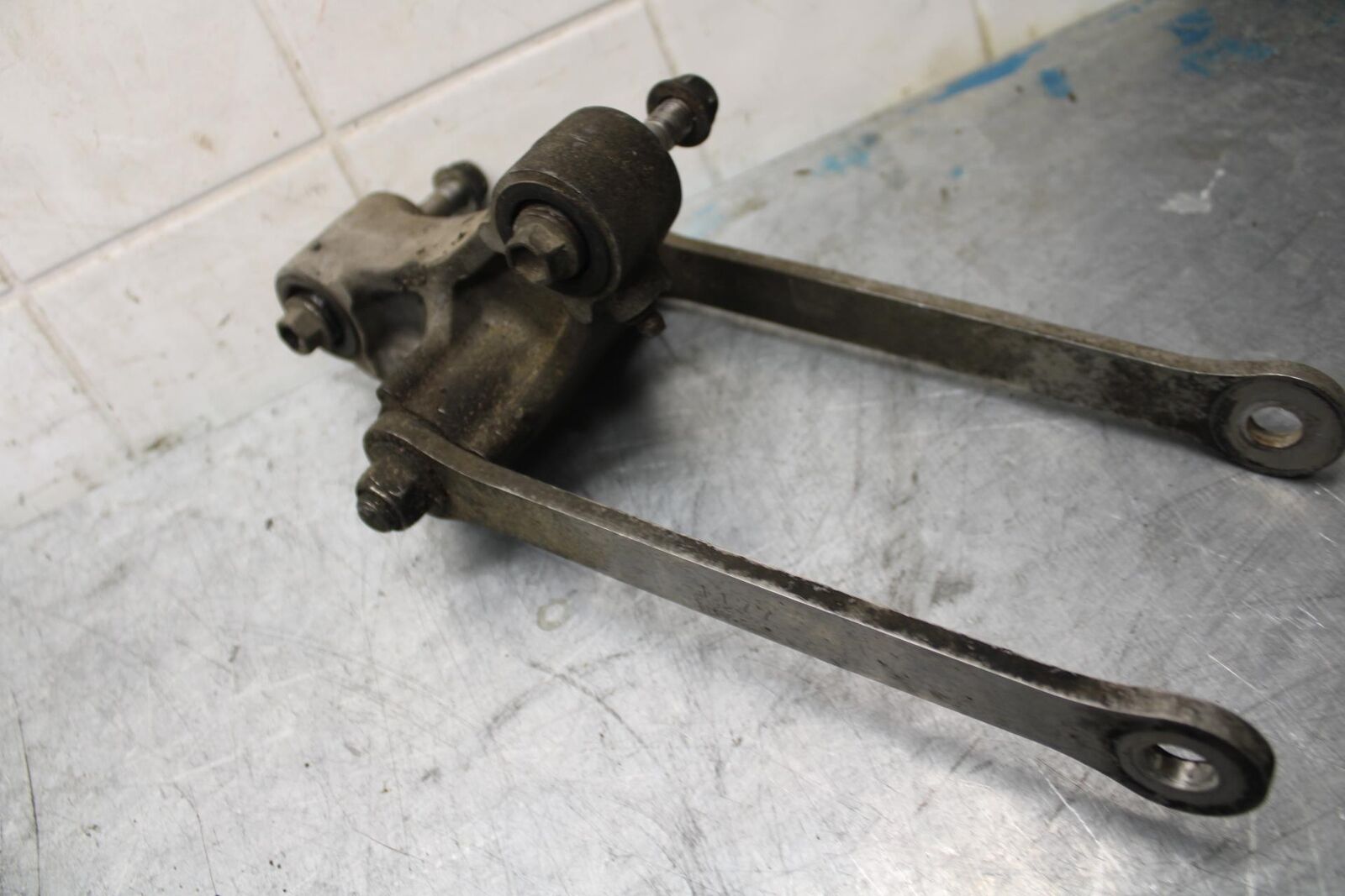 2002 Kawasaki Ninja ZX12R  REAR DOGBONE SHOCK LINKAGE LINK 39007-1302 BB48