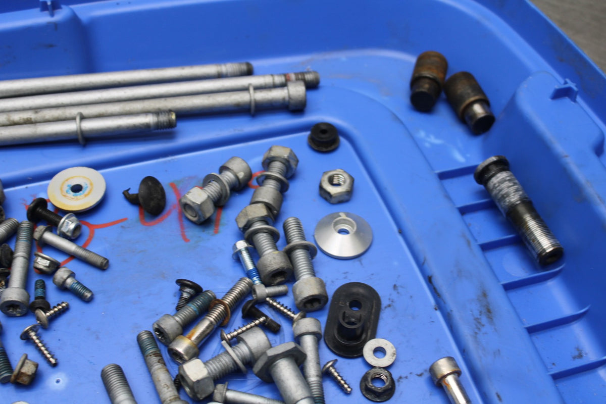 19 MOTO GUZZI V7 III BOLTS HARDWARE MOTOR SCREWS BB831