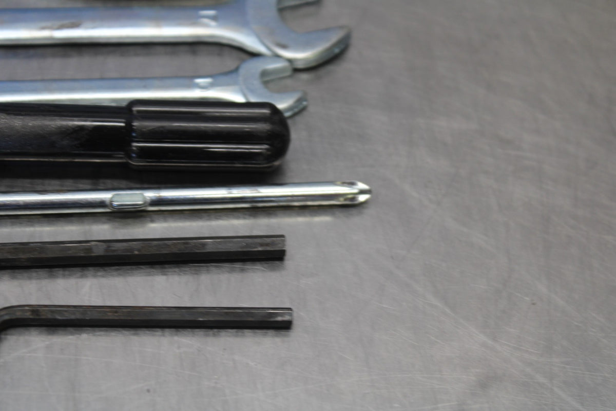 18 SUZUKI GSXR750 STOCK TOOLS OEM TOOL BAG KIT SET BB891