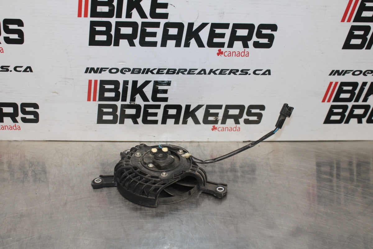 15 SUZUKI GW250F ENGINE RADIATOR COOLING FAN BB789