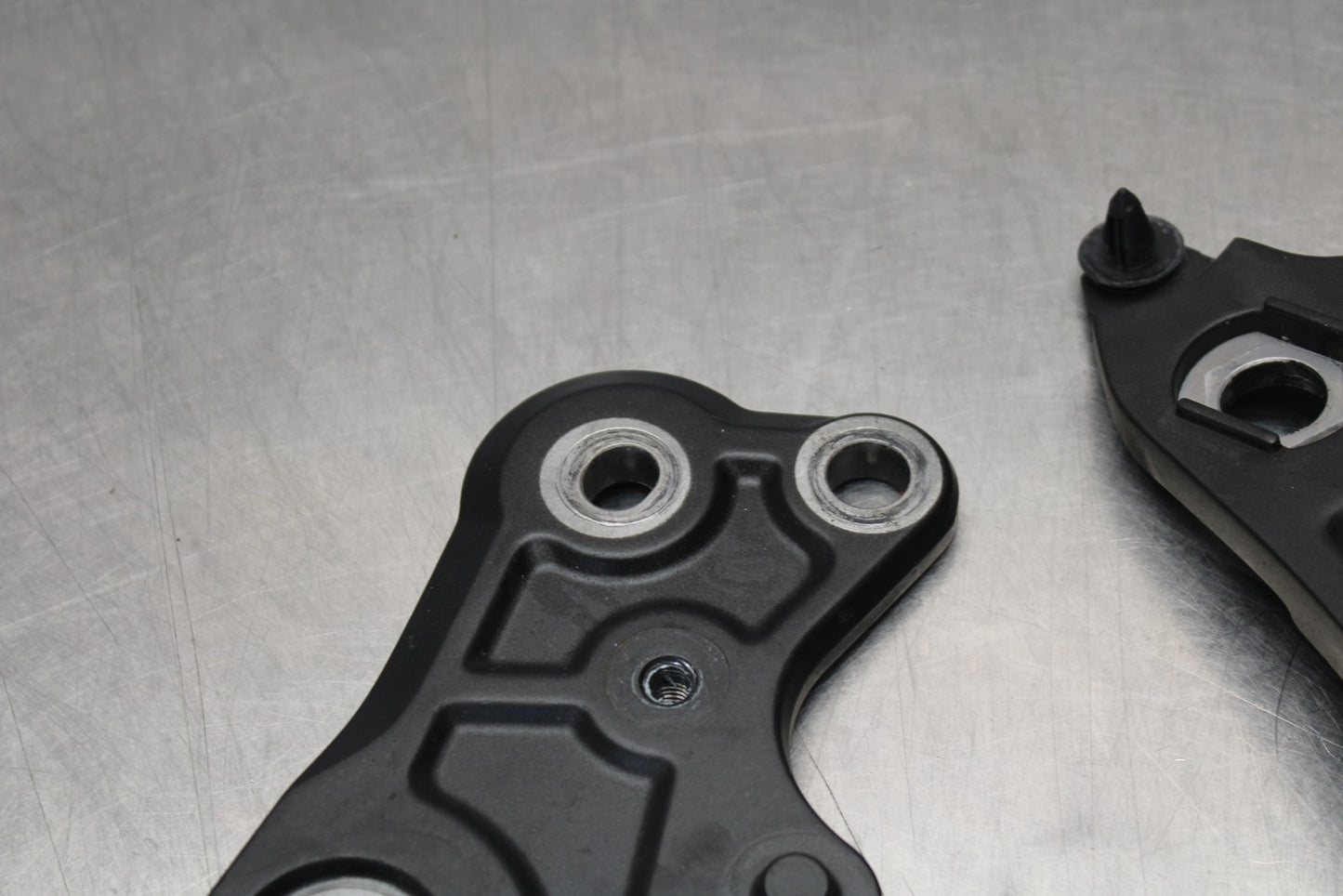 23-24 YAMAHA MT-07 FRAME REARSET REAR SET BRACKETS MOUNTS BB194