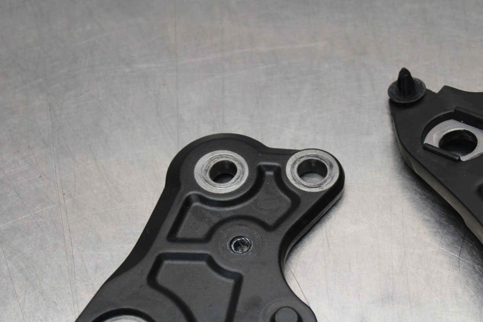 23-24 YAMAHA MT-07 FRAME REARSET REAR SET BRACKETS MOUNTS BB194
