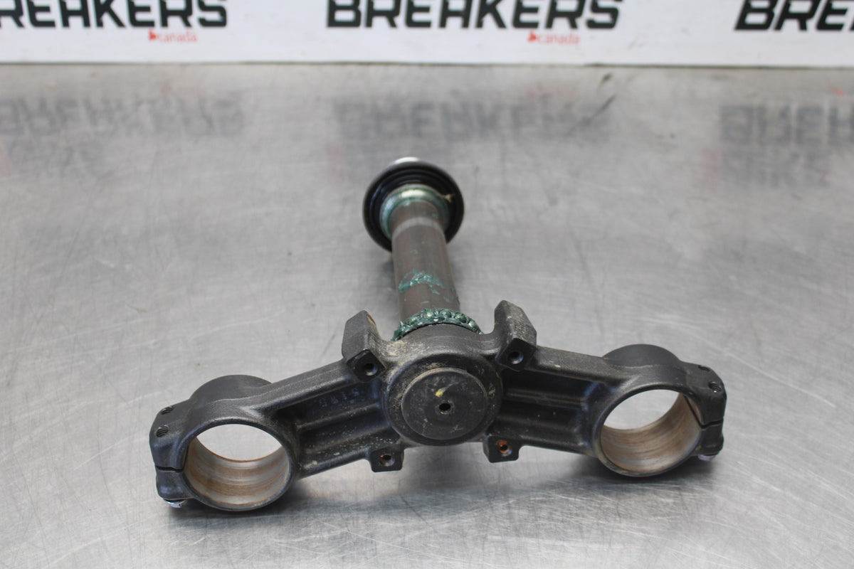 25 KAWASAKI Z900 FRONT FORKS CLAMP LOWER TRIPLE TREE STEM BB928