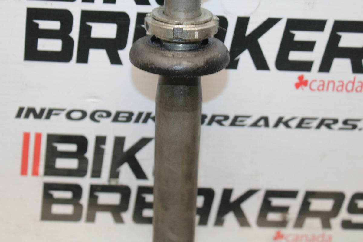 15 SUZUKI GW250F FRONT FORKS CLAMP LOWER TRIPLE TREE STEM BB789