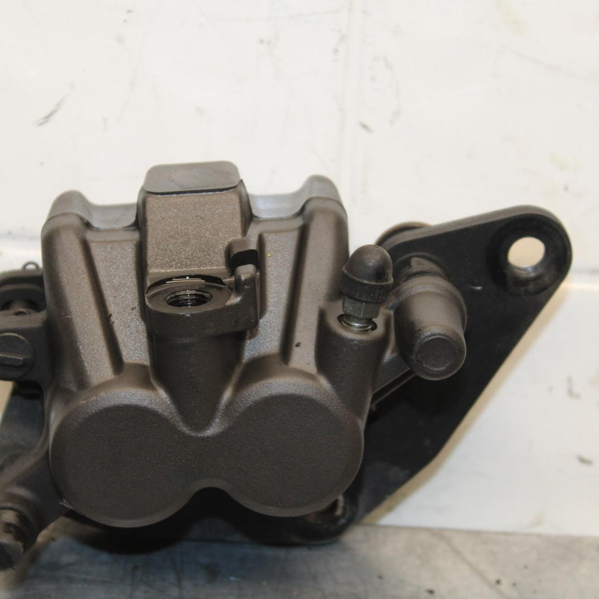 19-21 YAMAHA YZF R3 FRONT BRAKE CALIPER  CALIPER BB588
