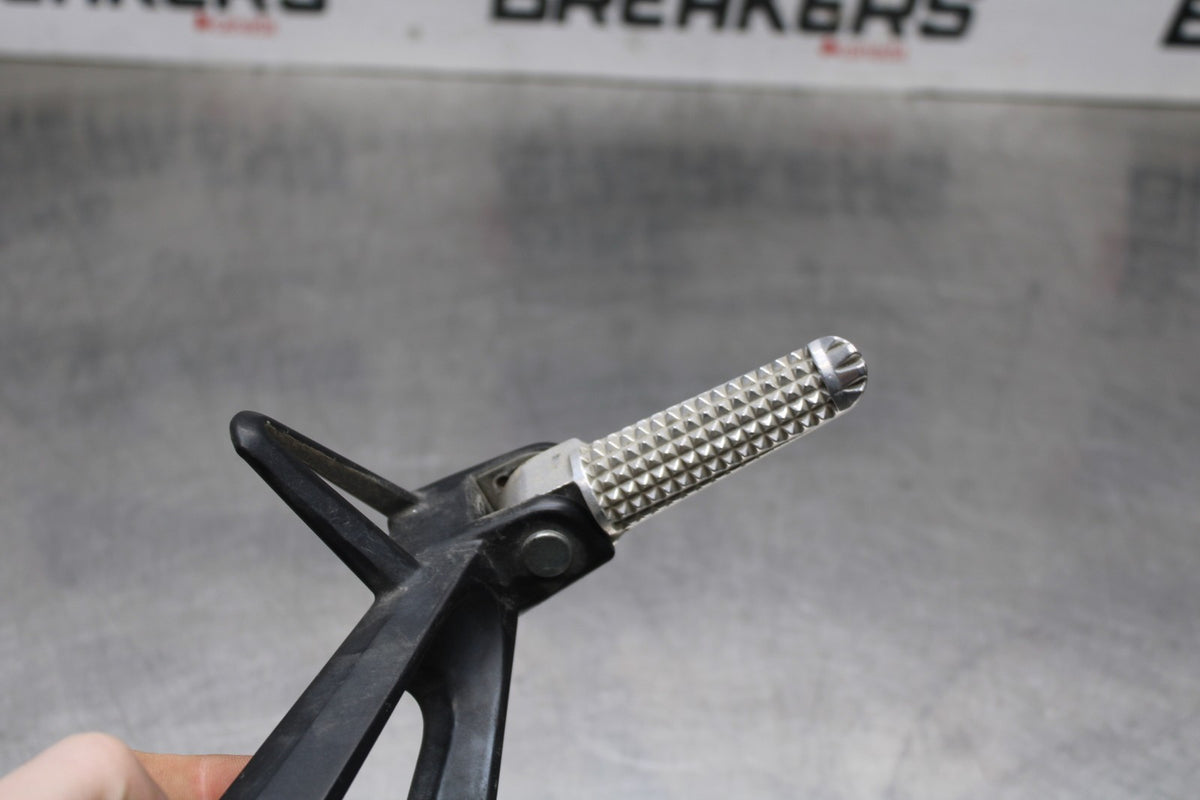 17-18 YAMAHA YZF R3 LEFT REAR BACK PASSENGER PEG BB813