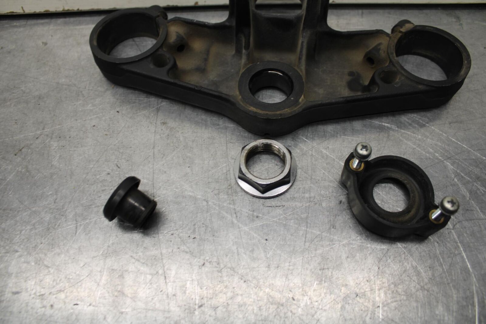 03-04 HONDA CBR600RR FORKS UPPER TRIPLE TREE CLAMP 53300-MEE-000 BB614