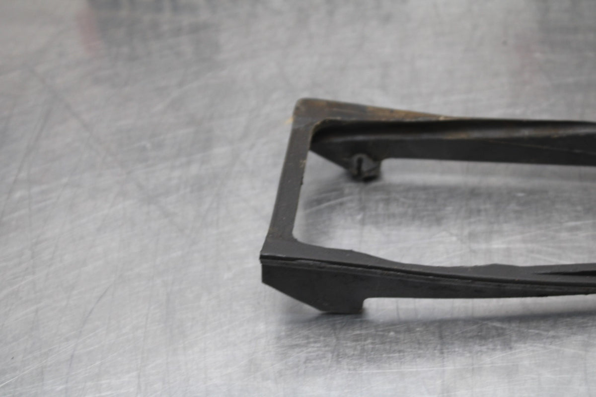 23 YAMAHA YZF R3 SWINGARM CHAIN BUFFER SLIDER GUIDE BB806