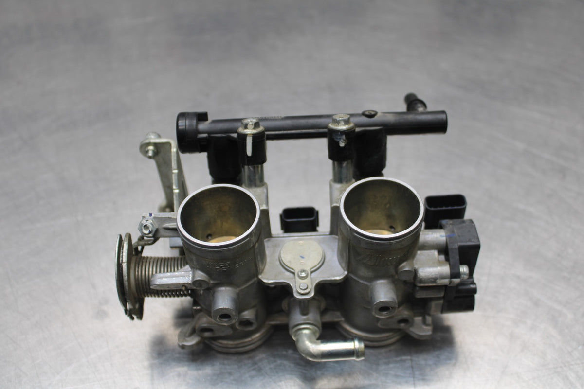 17-18 YAMAHA YZF R3 MAIN FUEL INJECTORS / THROTTLE BODIES BB813