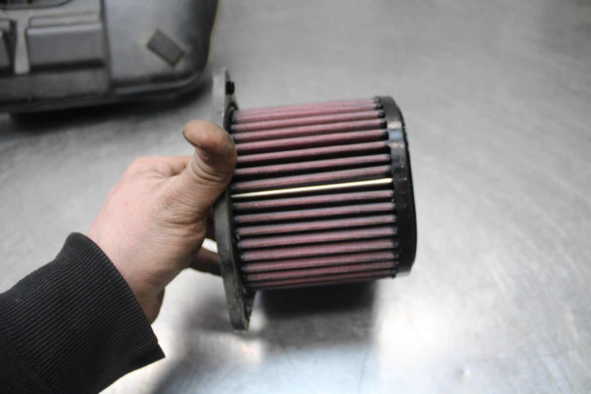 2006 Suzuki Boulevard C90 AIRBOX AIR INTAKE FILTER BOX BB849