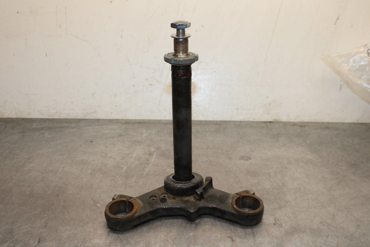 78 SUZUKI GS550E FRONT FORKS CLAMP LOWER TRIPLE TREE STEM BB133