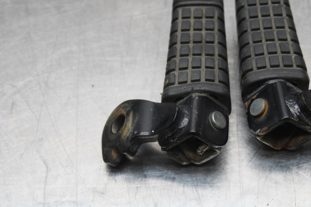 96 KAWASAKI NINJA 500 EX500A REAR BACK PASSENGER PEG SET PAIR BB768