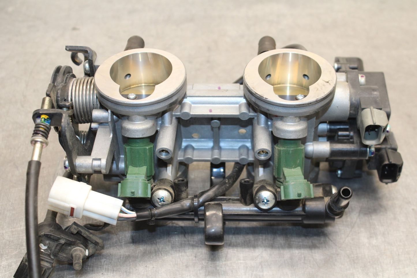 12-17 KAWASAKI NINJA 650 MAIN FUEL INJECTORS / THROTTLE BODIES BB129