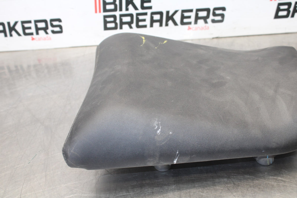15-17 YAMAHA FJ09 REAR BACK PASSENGER TANDEM SEAT PAD SADDLE PILLION BB906