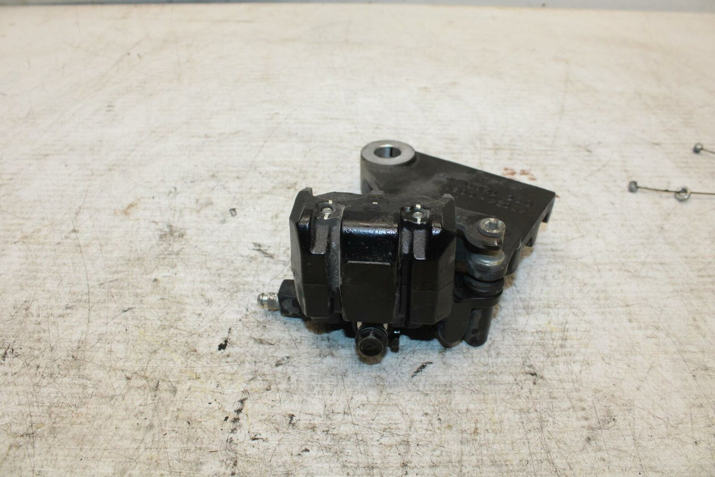 12-13 KAWASAKI EX300 NINJA REAR BACK BRAKE CALIPER W MOUNT BRACKET BB373