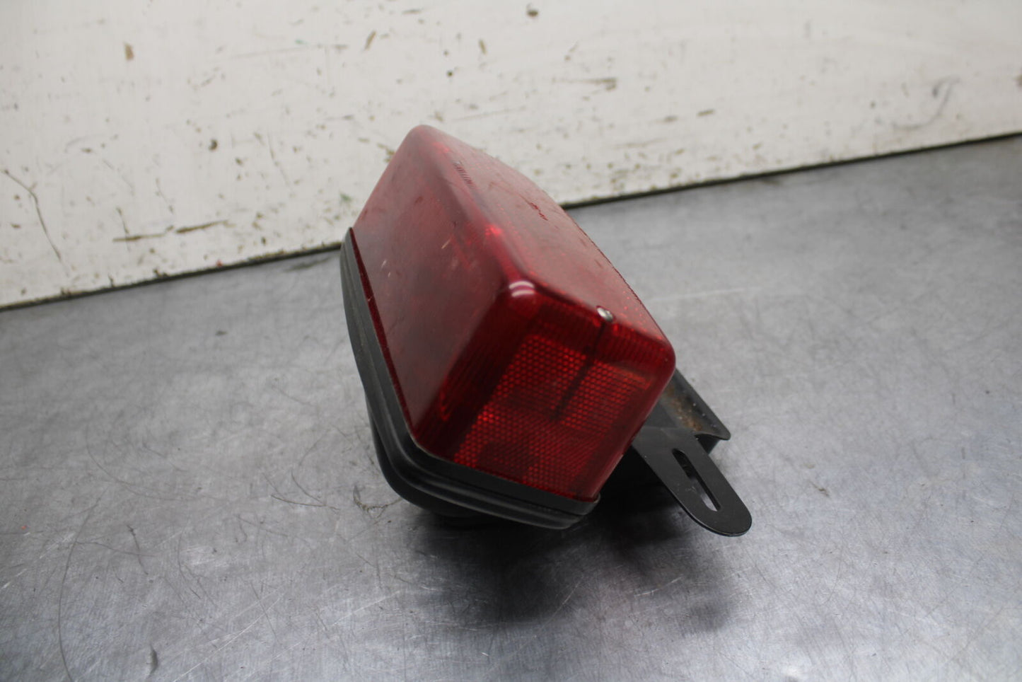 78-81 YAMAHA XS1100 REAR TAIL TAILLIGHT BACK BRAKE LIGHT BB107