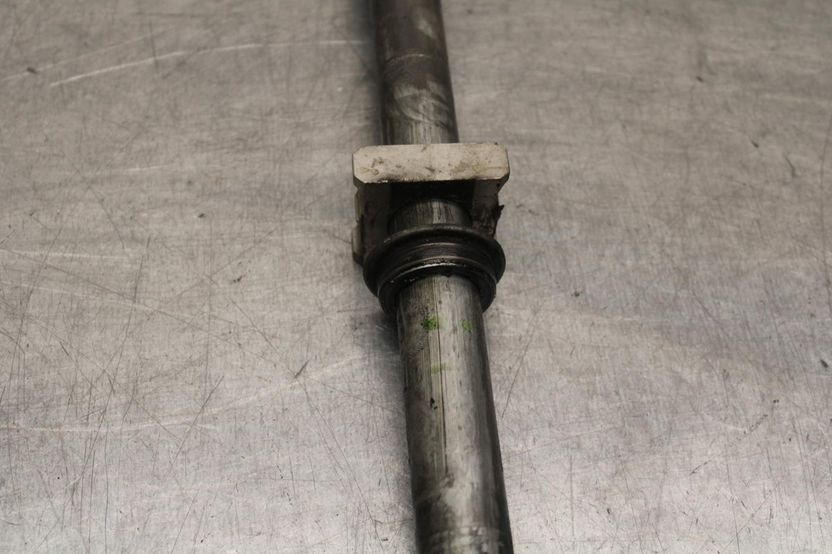 05-06 HONDA CBR600RR REAR AXLE BACK WHEEL RIM BOLT AXEL 42301-MEE-D00 BB624