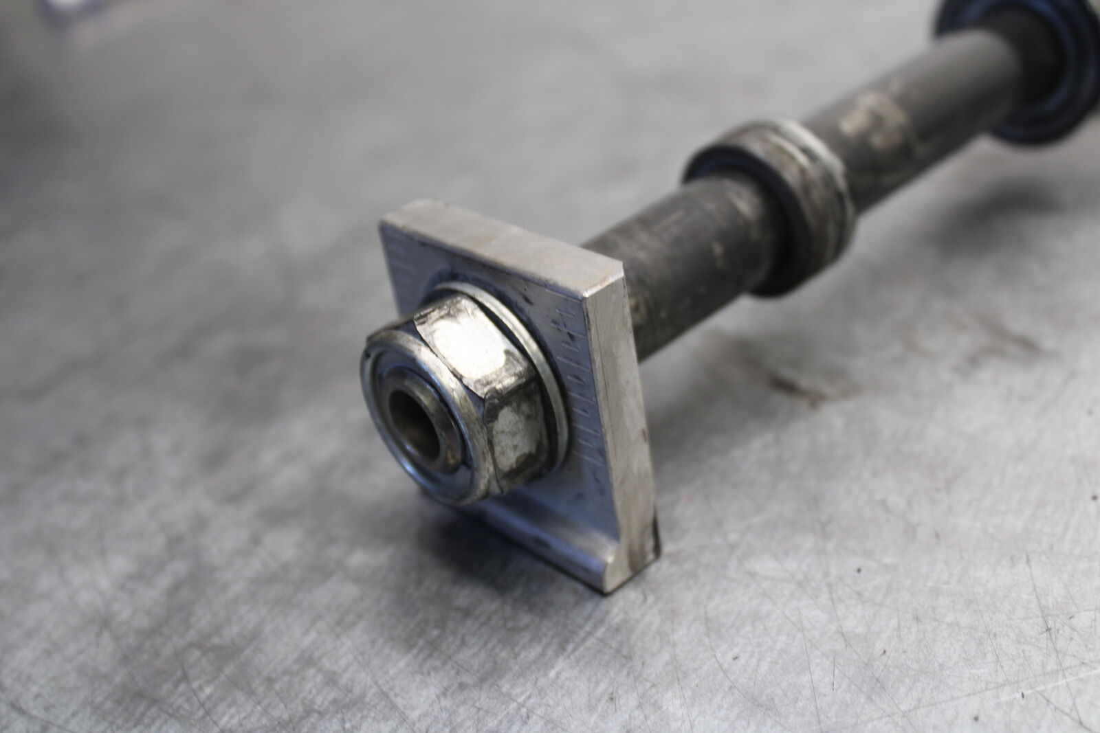 16-21 YAMAHA XSR900 REAR AXLE BACK WHEEL RIM PIVOT BOLT AXEL BB664