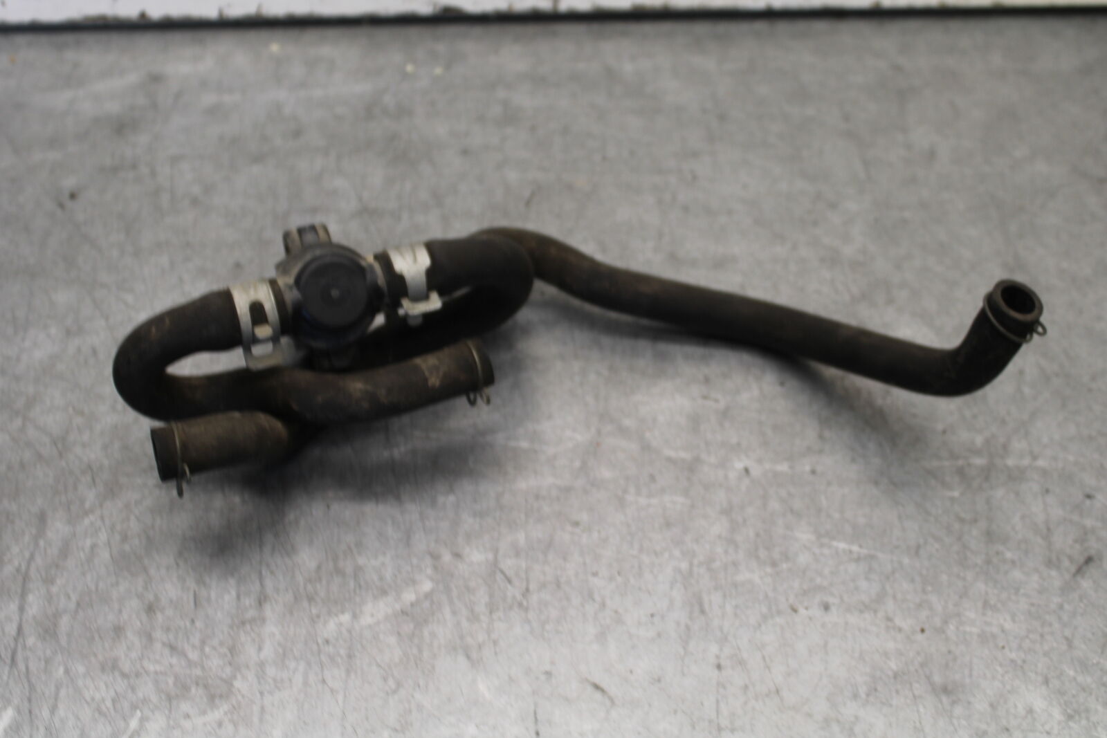 05-06 SUZUKI GSXR1000 AIR VALVE SOLENOID TOP ENGINE SENSOR 18510-29G00 BB663