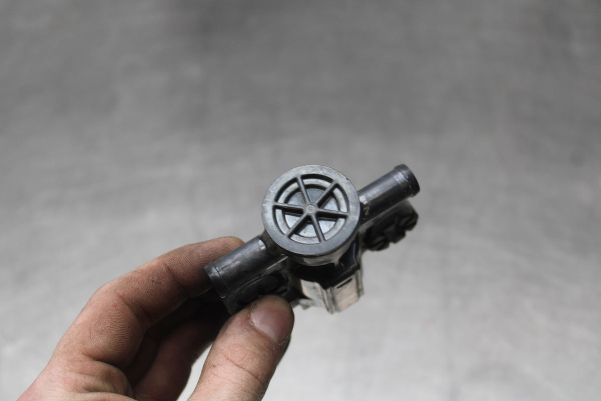 18 HONDA CB500F AIR VALVE SOLENOID TOP ENGINE SWITCH SENSOR BB861