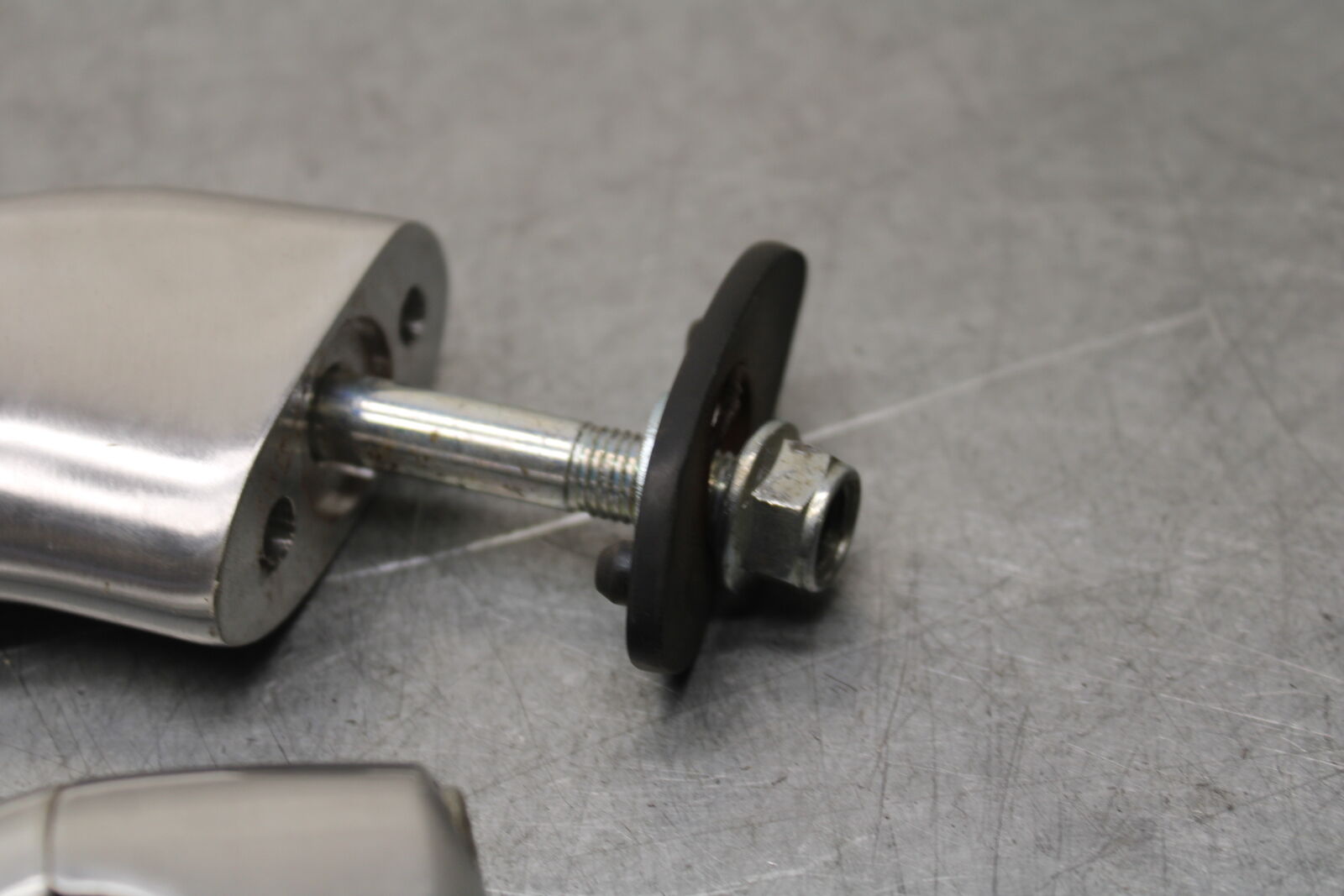 05-06 SUZUKI BOULEVARD M50 HANDLEBAR RISERS BB671