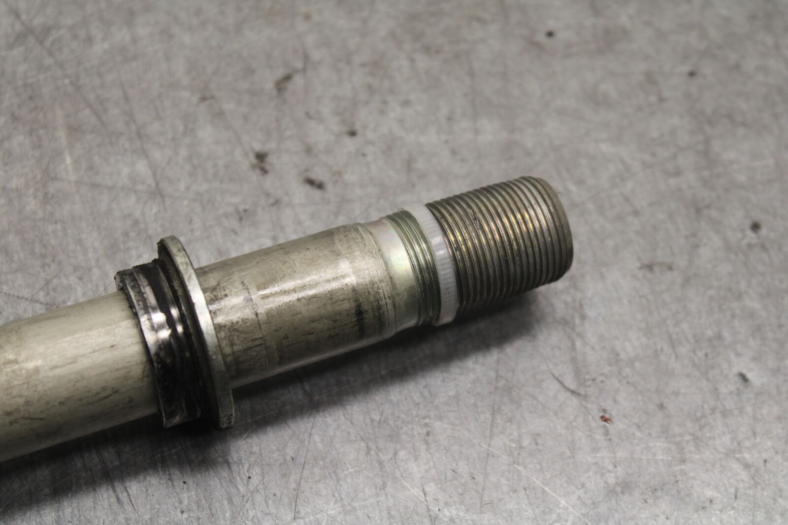 13-18 KAWASAKI NINJA ZX6R FRONT WHEEL RIM AXLE PIVOT BOLT 41068-0595 BB666