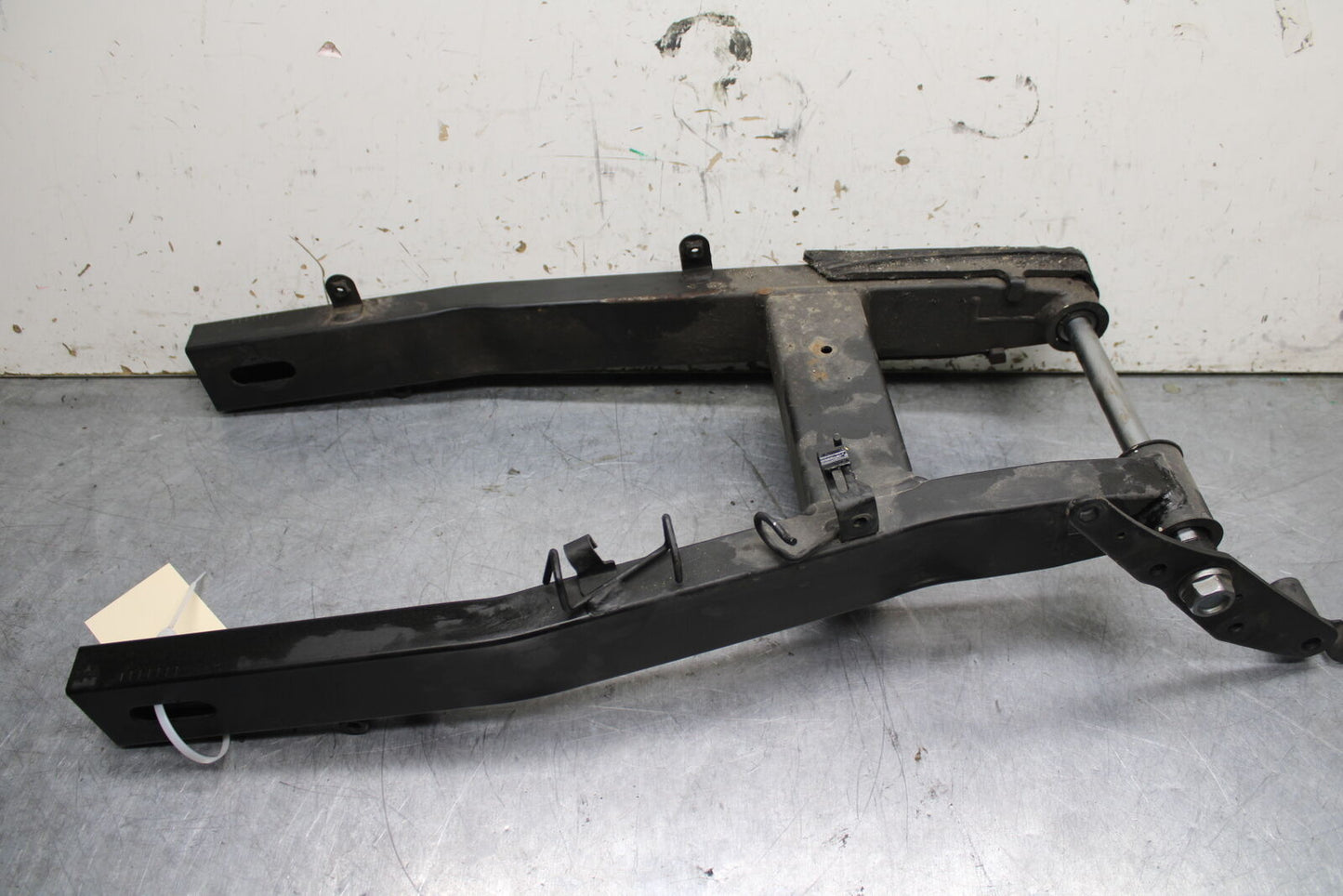 19-22 KAWASAKI Z400 REAR SWINGARM BACK SUSPENSION SWING ARM BB738