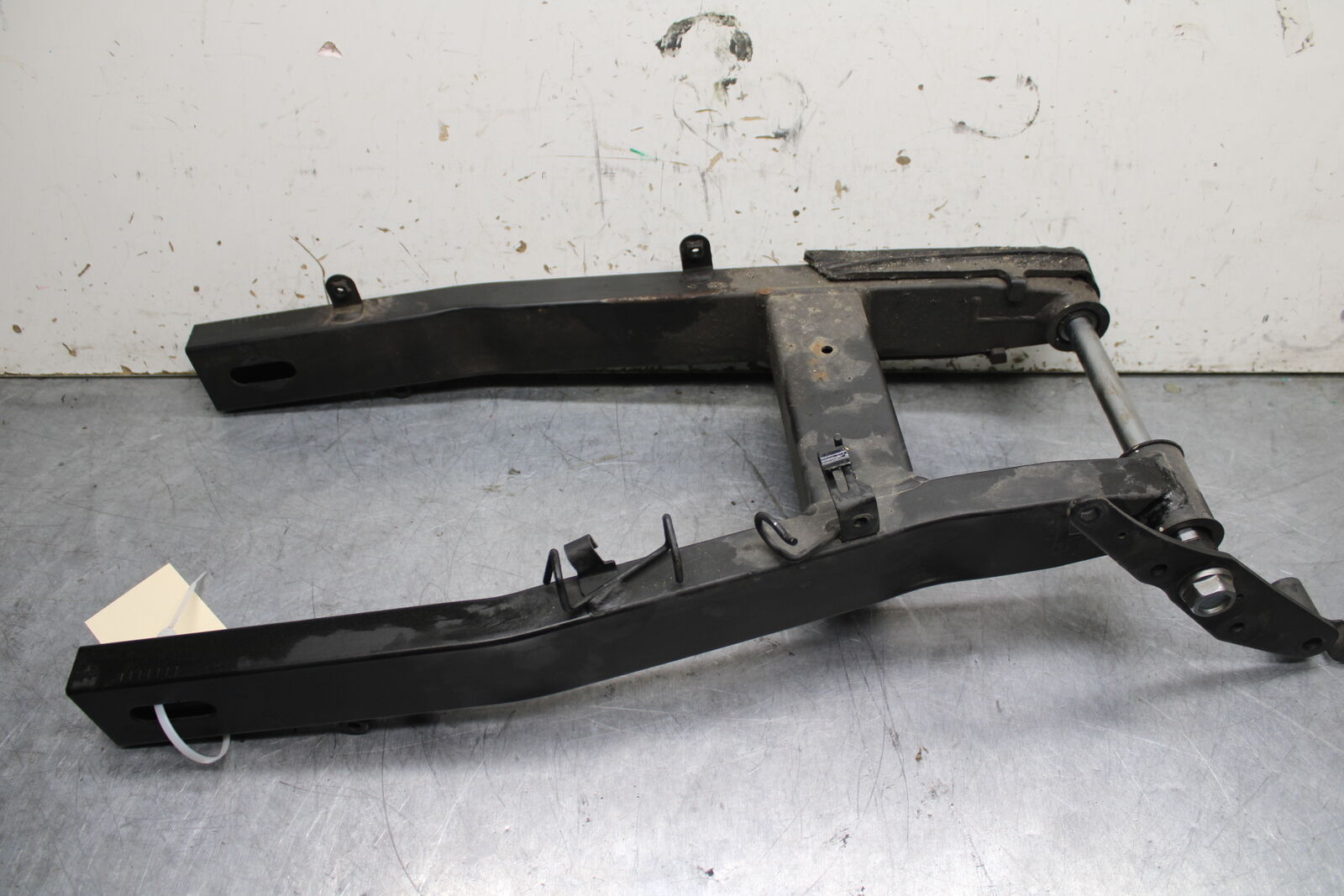 19-22 KAWASAKI Z400 REAR SWINGARM BACK SUSPENSION SWING ARM BB738
