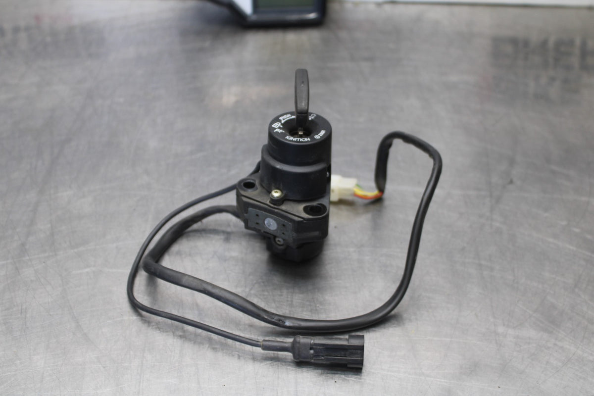 16 APRILIA TUONO V4 1100 IGNITION LOCK GAS CAP SEAT LOCK GAUGE BB905