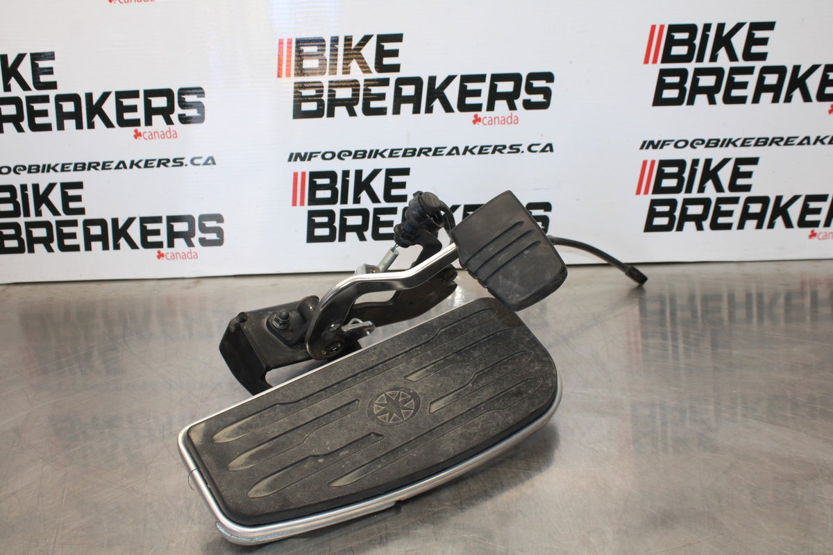 09 YAMAHA V STAR 950 RIGHT FRONT FOOT REST PEG STEP BB172