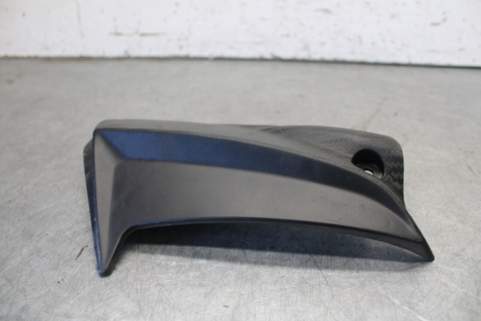 11-24 SUZUKI GSXR750 LEFT FRAME SIDE COVER COWL PANEL TRIM  BB687