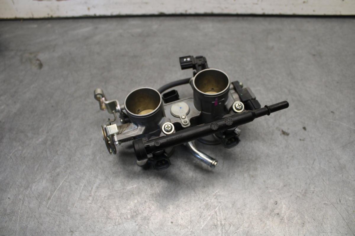 18-23 KAWASAKI NINJA 400 MAIN FUEL INJECTORS / THROTTLE BODIES BB660