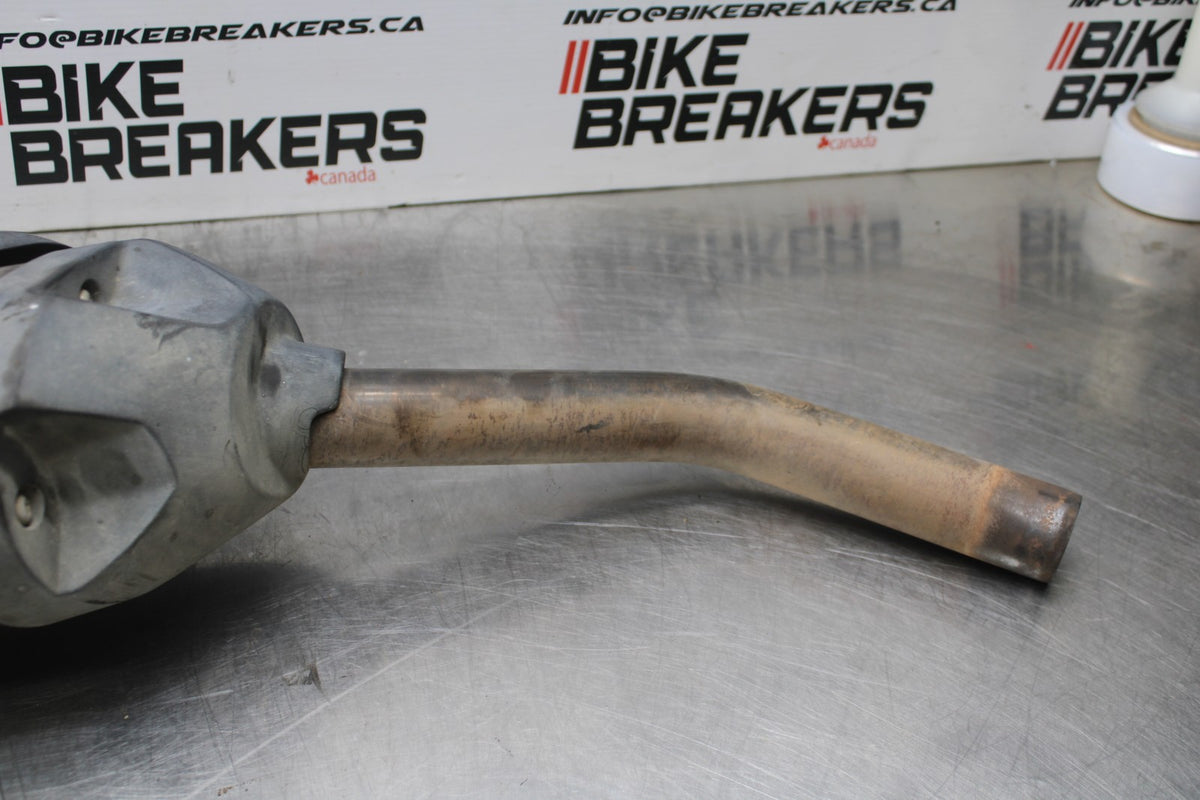 15 TRIUMPH TIGER 800 EXHAUST PIPE MUFFLER SLIP ON CAN SILENCER BB873