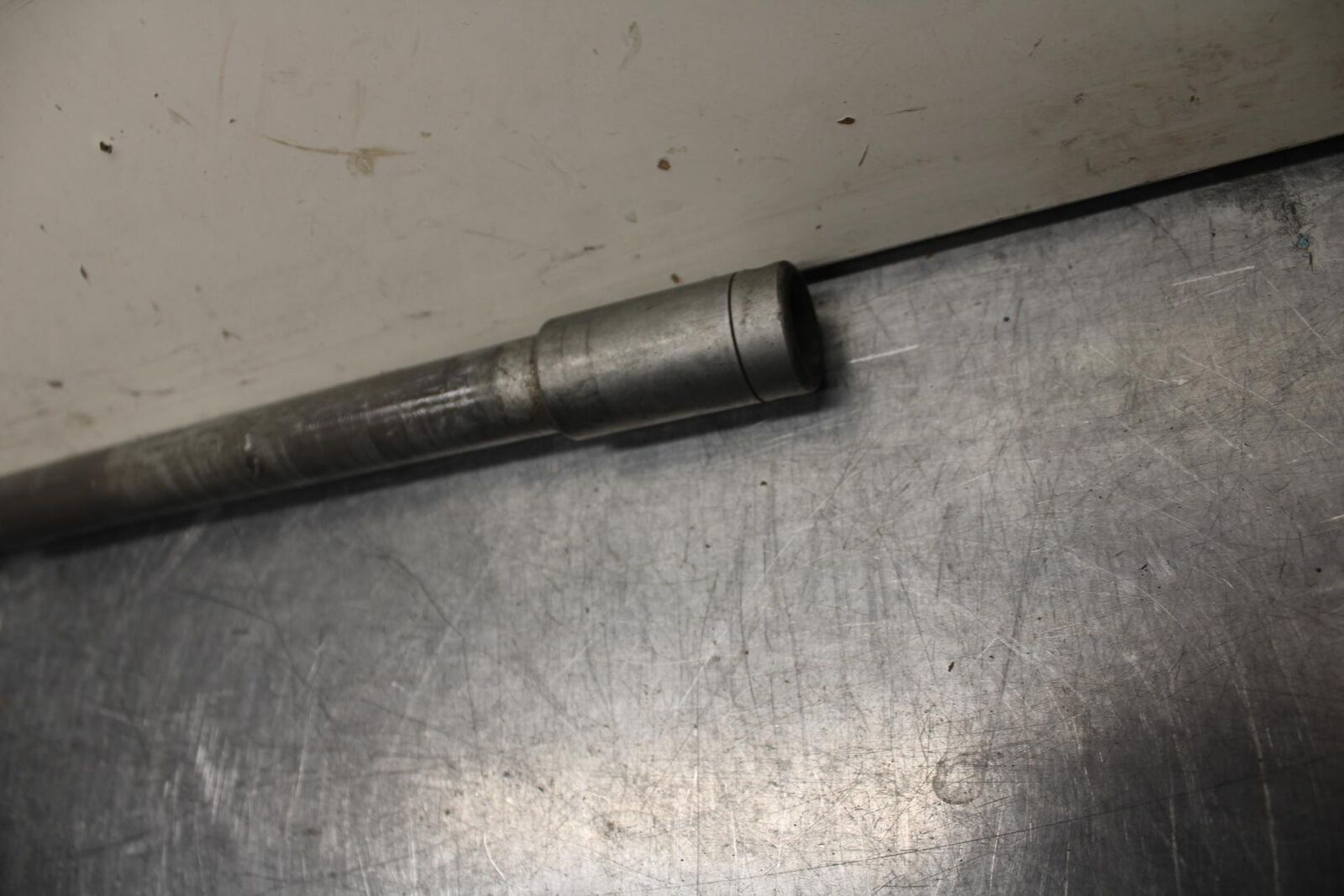 03-04 HONDA CBR600RR FRONT WHEEL RIM AXLE PIVOT BOLT 44301-MEE-000 BB614