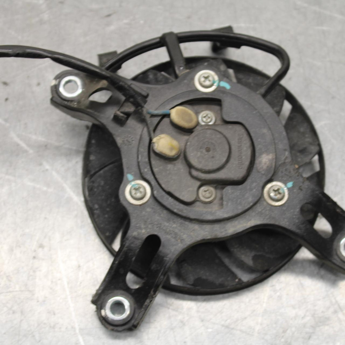 15-18 HONDA CB300FA ENGINE RADIATOR COOLING FAN BB646