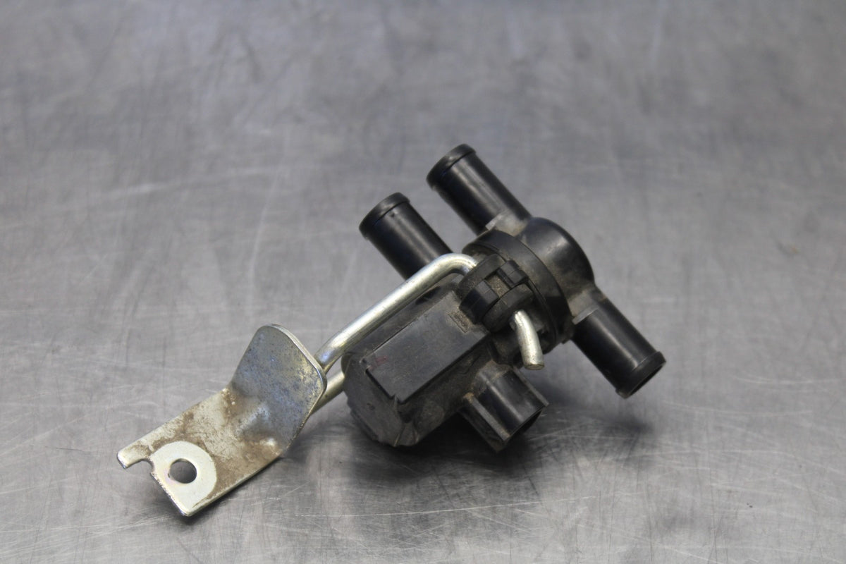 18 SUZUKI GSXR750 AIR VALVE SOLENOID TOP ENGINE SWITCH SENSOR BB891