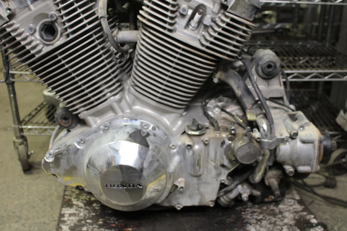 02-04 HONDA VTX1800S ENGINE MOTOR BB712
