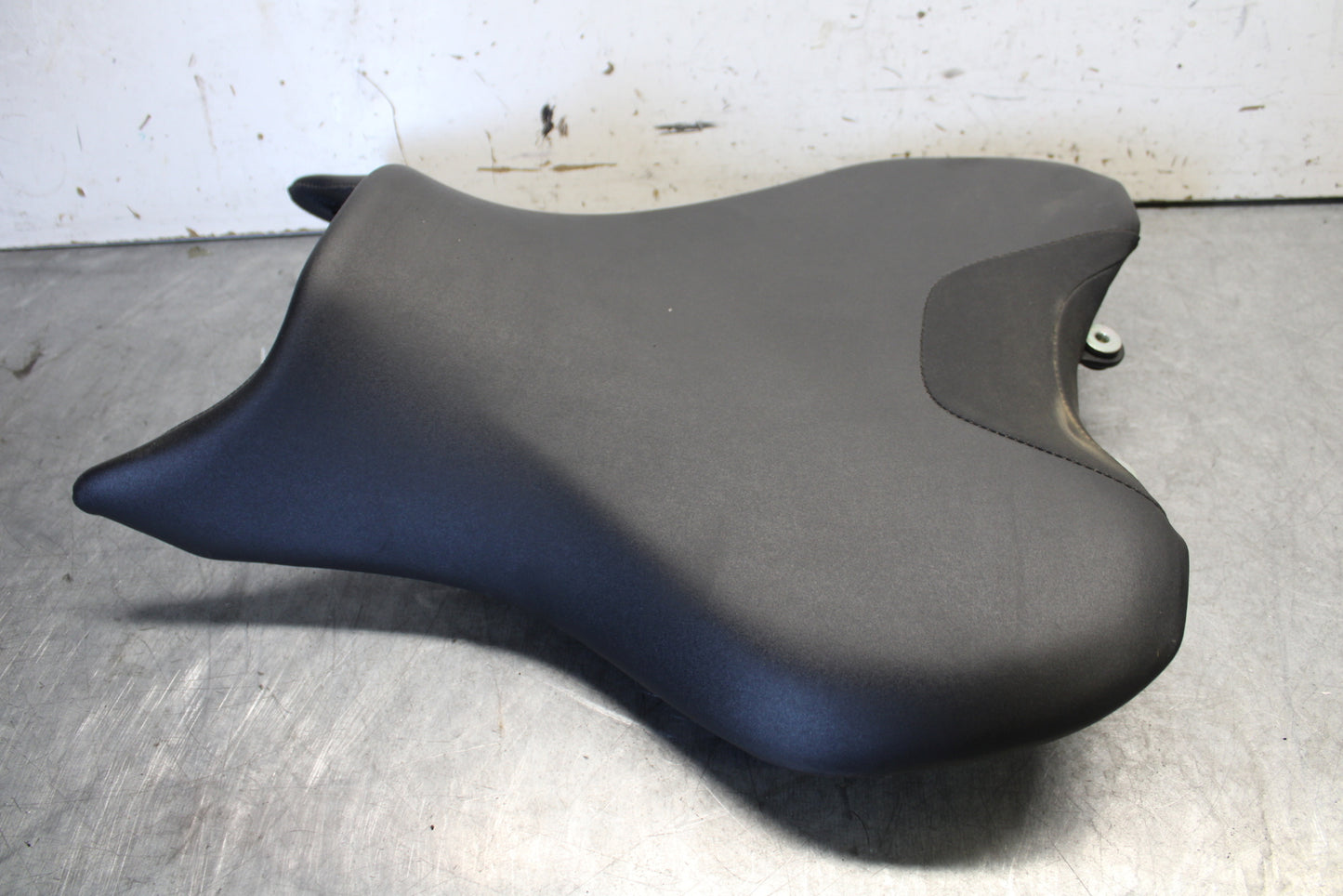 21-24 YAMAHA MT-07 FRONT DRIVERS SEAT PAD SADDLE PILLION BB662
