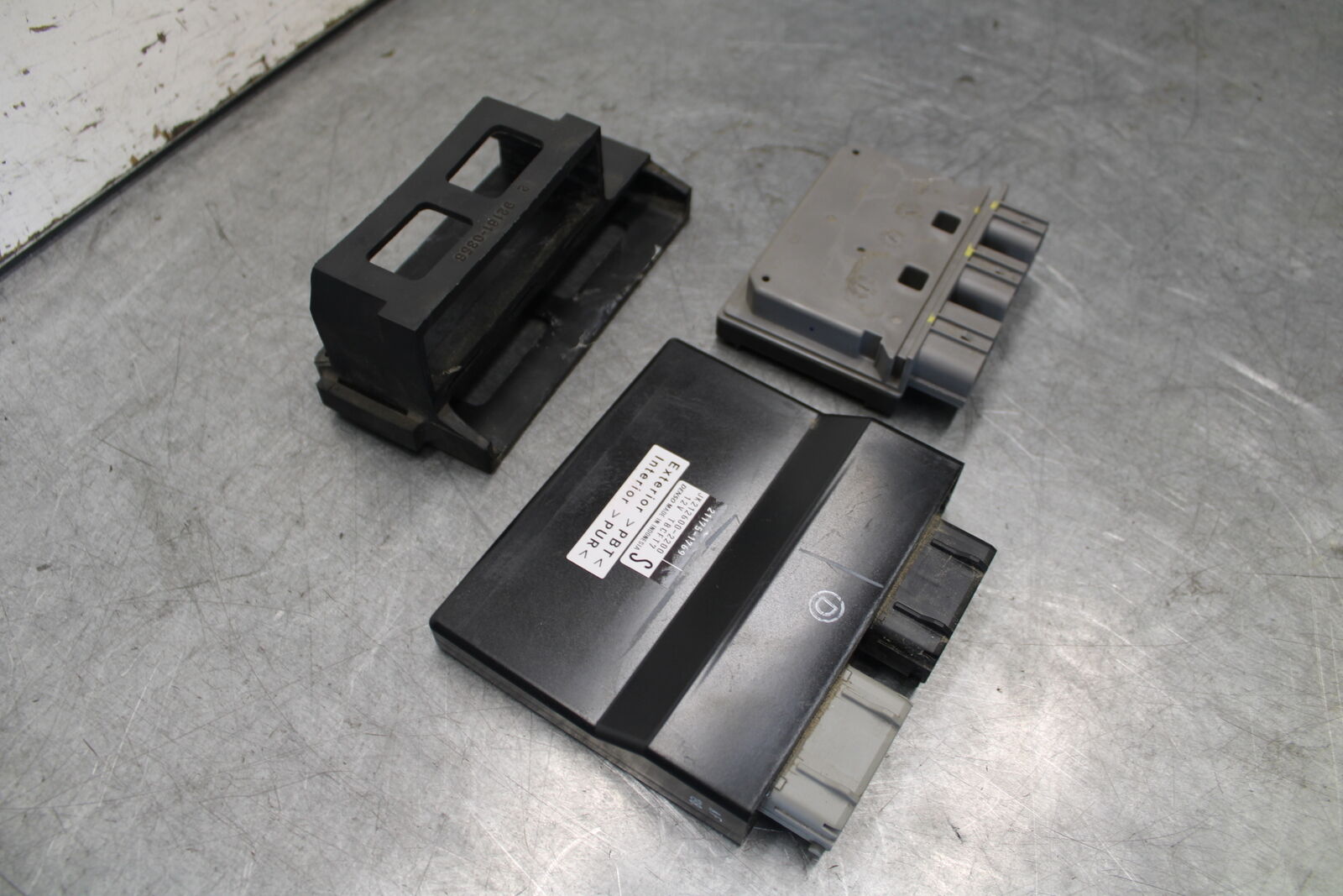 18-23 KAWASAKI NINJA 400 ECU COMPUTER CONTROLLER UNIT BLACK BOX ECM CDI  BB679