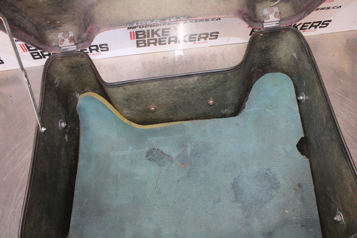 76-77 HONDA GOLDWING 1000 REAR TRUNK COMPARTMENT BB171