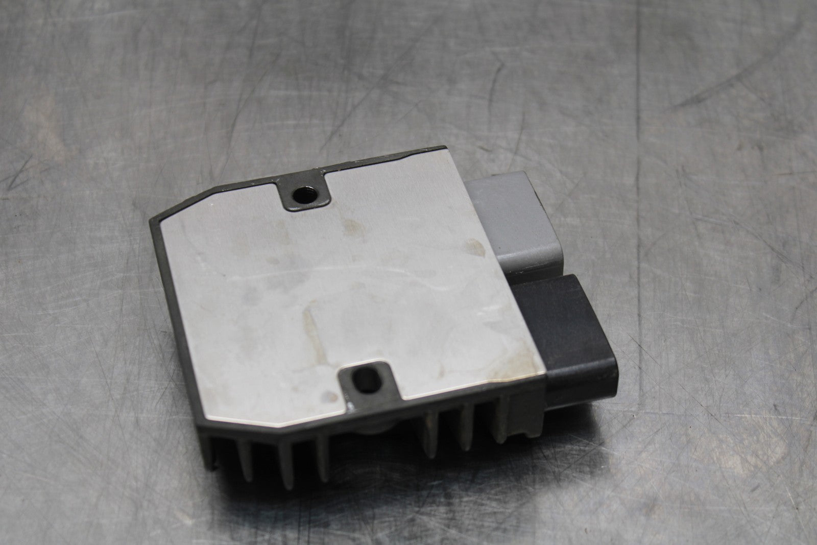 22-25 YAMAHA YZF R7 RECTIFIER VOLTAGE REGULATOR BB176
